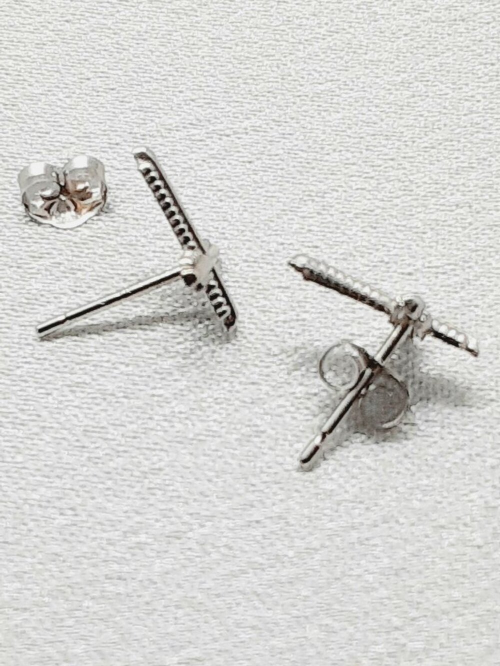 NEW 14kt white gold minimalist cross post earrings - Picture 5 of 9